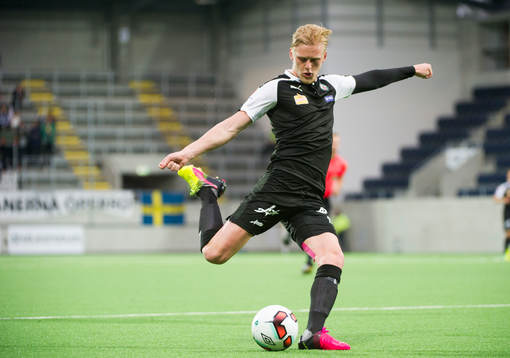 Örebros Karl Holmberg gör 0-1