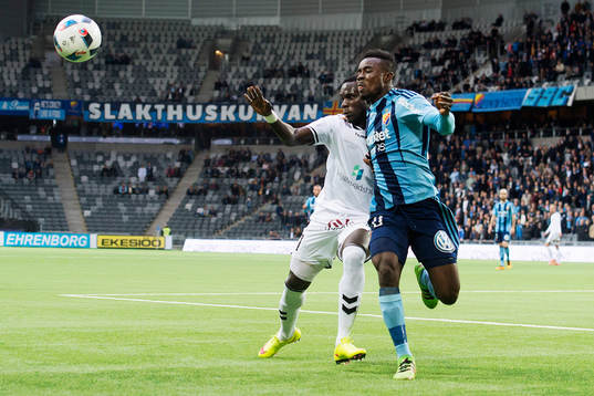 Djurgårdens Amadou Jawo och Kalmars Papa Alioune Diouf i