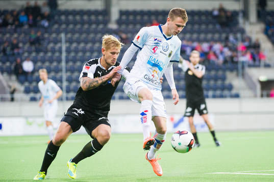 Gefles Johan Bertilsson och Örebros Daniel Björnqvist i