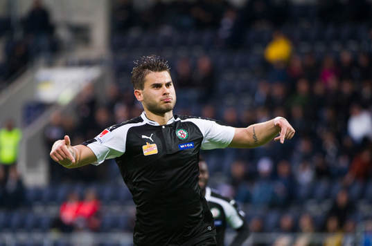 Örebros Astrit Ajdarevic jublar