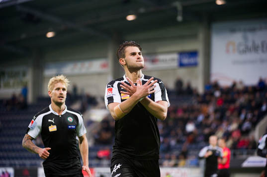 Örebros Astrit Ajdarevic jublar