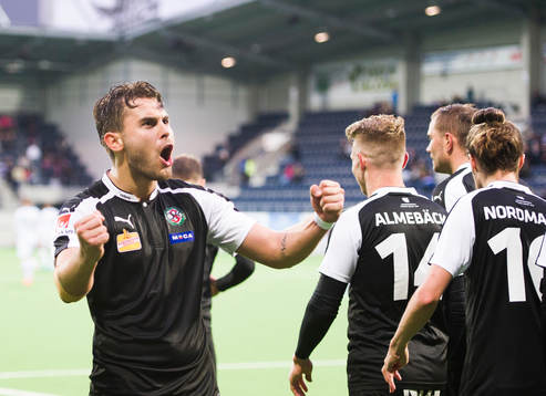 Örebros Astrit Ajdarevic jublar