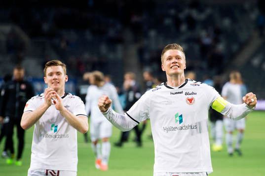Kalmars Viktor Elm (t h) och Victor Agardius (t v) jublar