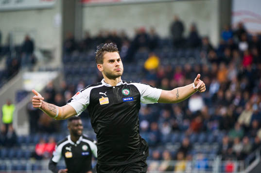Örebros Astrit Ajdarevic jublar