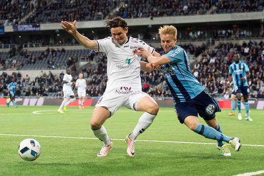 Kalmars Marcus Antonsson och Djurgårdens Elliot Käck i en