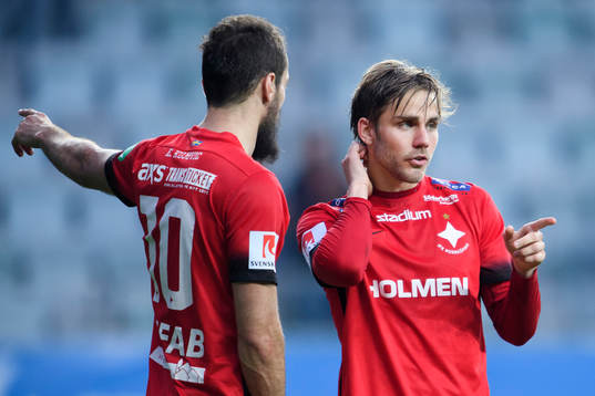 Norrköpings Emir Kujovic och Christoffer Nyman pratar med