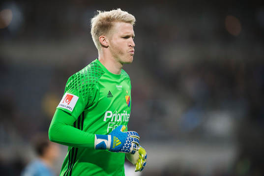 Djurgårdens målvakt Hampus Nilsson deppar