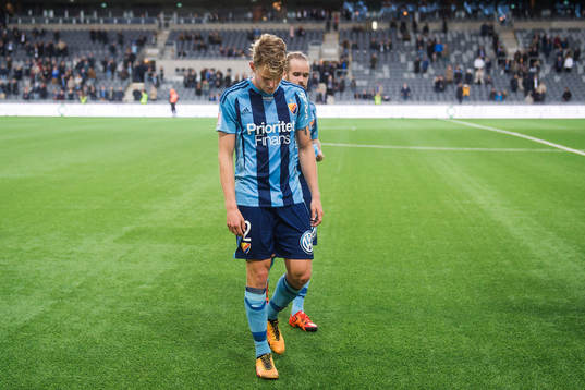 Djurgårdens Tim Björkström deppar när han går av planen
