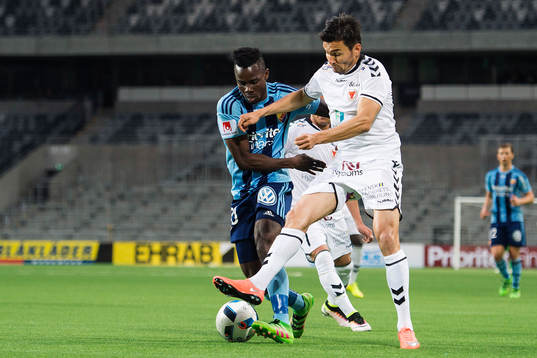 Djurgårdens Sam Johnson utmanar Kalmars Emin Nouri