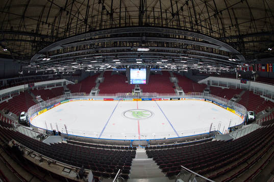 Interör över arenan Yubileiny i St Petersburg där