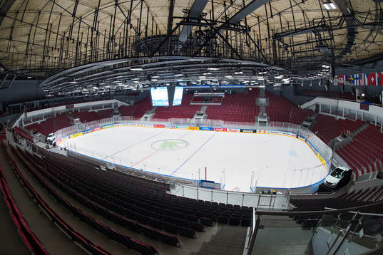 Interör över arenan Yubileiny i St Petersburg där