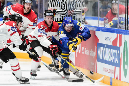 Kanadas Brad Marchand och Connor McDavidmot Sveriges Johan