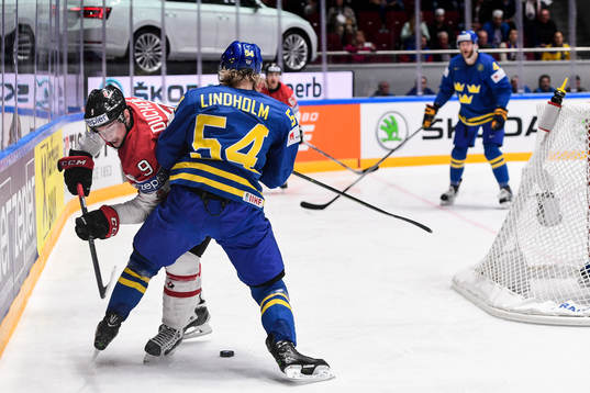 Kanadas Matt Duchene mot Sveriges Anton Lindholm