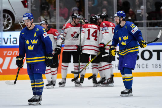 Sveriges Mikael Backlund och Johan Fransson deppar när