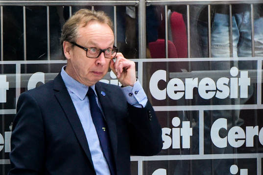 Sveriges förbundskapten Pär Mårts deppar