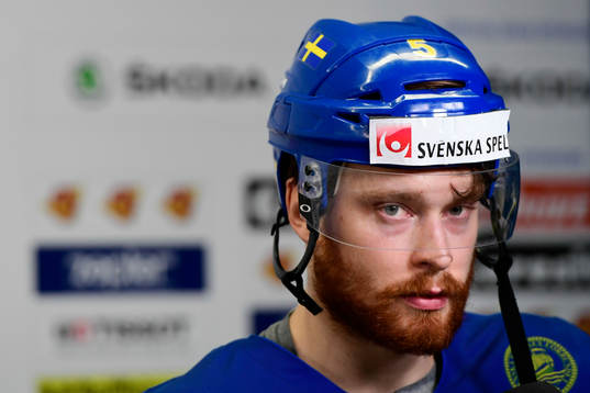Sveriges Adam Larsson deppar