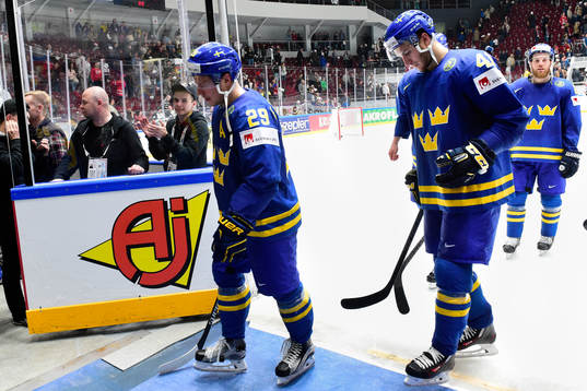 Sveriges Erik Gustafsson och Alexander Wennberg deppar när