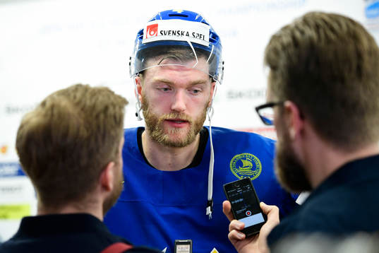 Sveriges Mattias Ekholm deppar när han pratar med media