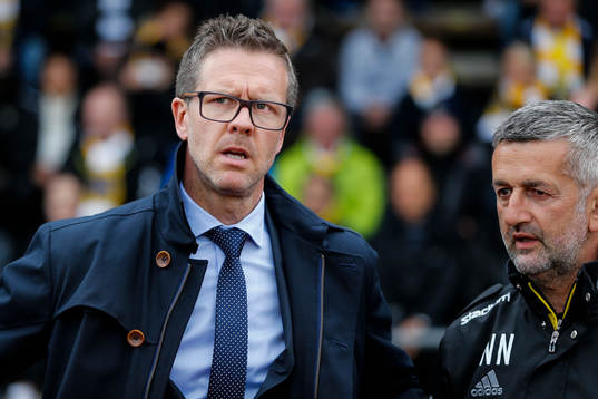 s tränare Rikard Norling och assisterande tränare Nebojsa