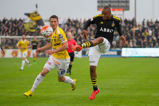 s Carlos Strandberg som gör 0-1