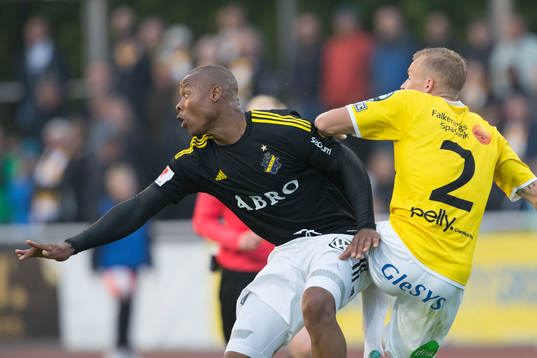 s Carlos Strandberg och Falkenbergs Rasmus Sjöstedt