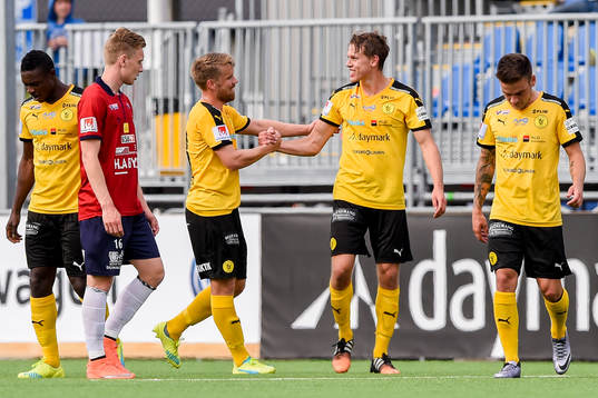 Frejs Philip Wiström och Pontus Silfwer jublar