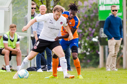 Hittarps Felix Erlandsson och Vejbys Christopher Gideon i