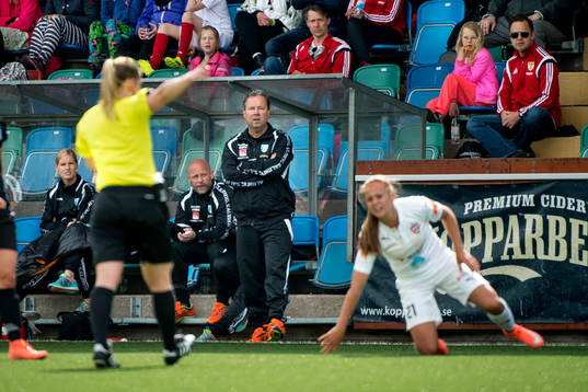 Göteborgs tränare Stefan Rehn i Damallsvenskan mellan