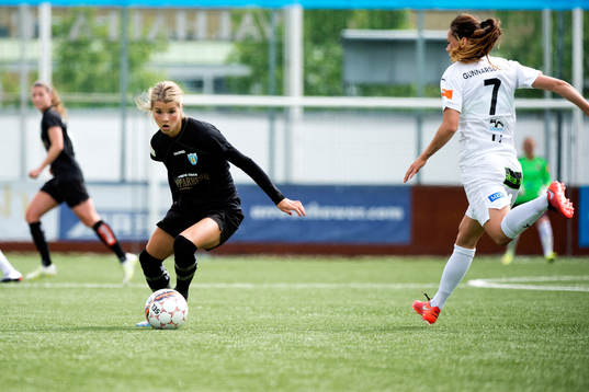 Göteborgs Andrine Hegerberg, Rosengårds Sara Björk