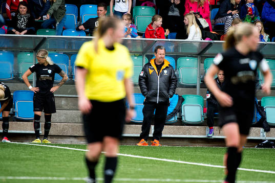 Göteborgs  tränare Stefan Rehn i Damallsvenskan mellan