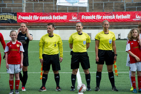 Dommartrion, huvuddomare Laura Rapp med ass Thomas