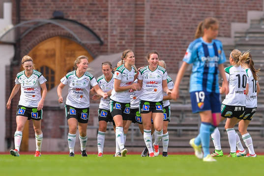 Mallbackens spelare jublar