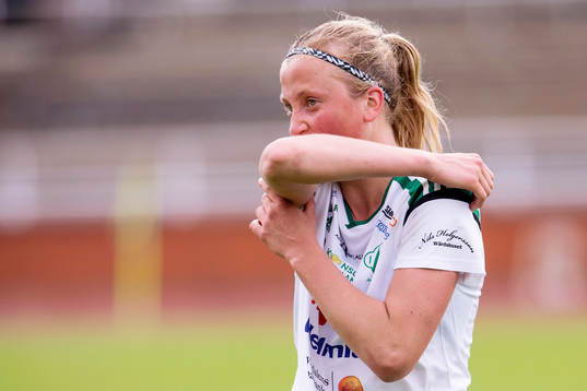 Mallbackens Julia Karlenäs deppar