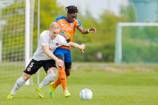 Hittarps Emil Rosqvist och Vejbys Christopher Gideon