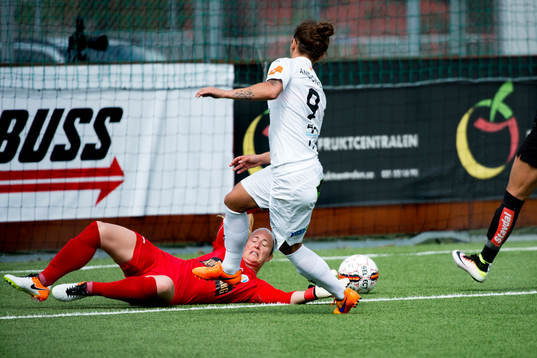 Rosengårds Nataša Andonova gör mål på Göteborgs