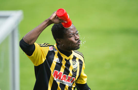 IFK Hässleholms Kojo Annor  i matchen i division 2 mellan