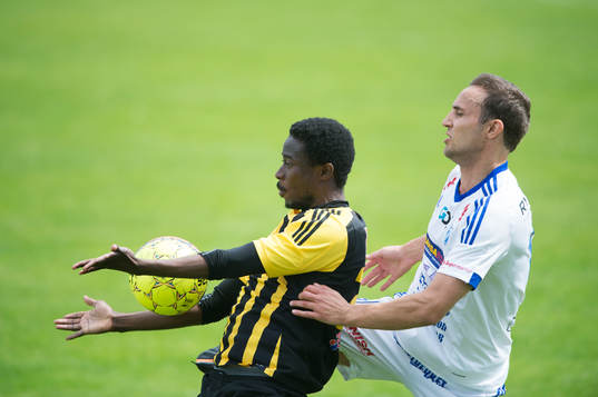 IFK Hässleholms Kojo Annor  i matchen i division 2 mellan