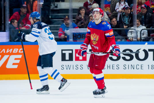 Finlands Jussi Jokinen firar 2-1 samtidigt som Rysslands