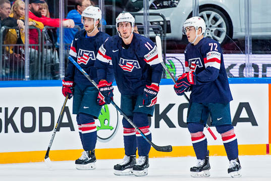 USAs Brock Nelson och Frank Vatrano deppar