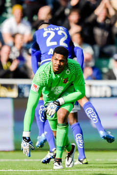 Östersunds målvakt Jamal Blackman deppar