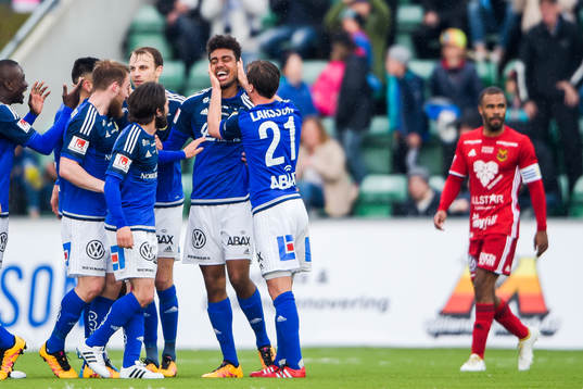 Sundsvalls Noah Sonko Sundberg jublar med Eric Larsson