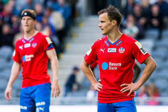 Helsingborgs Anton Wede ser sammanbiten ut