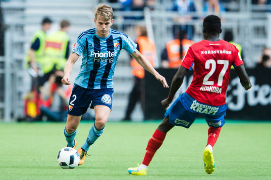 Djurgårdens Tim Björkström och Helsingborgs Lalawélé