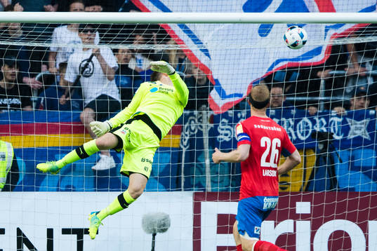 Helsingborgs målvakt Tomer Chencinski släpper in 2-0