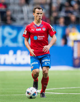 Helsingborgs Anton Wede med bollen
