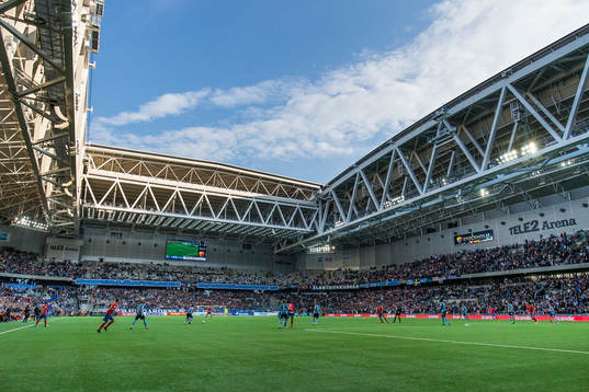 Solen lyser delvis in på Tele2 Arena