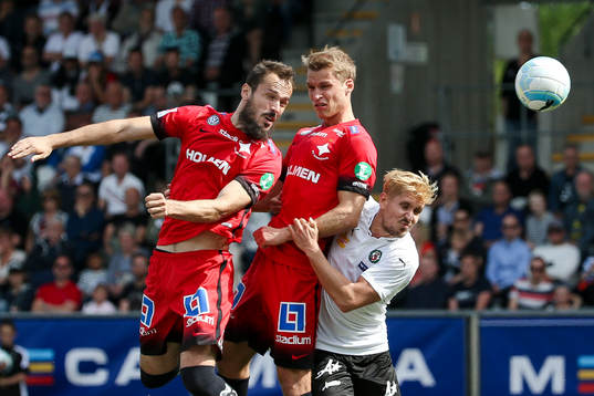 Norrköpings Emir Kujovic och Linus Wahlqvist i en