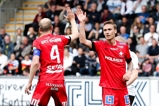 Norrköpings Andreas Johansson och Linus Wahlqvist jublar