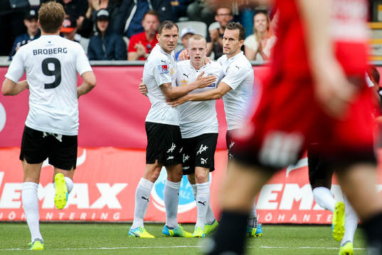 Bläddra bland fler bilder av Fotboll, Allsvenskan, Örebro - Norrköping