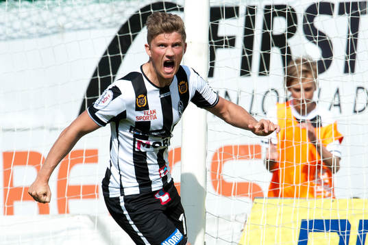 Bläddra bland fler bilder av Fotboll, Division 1 Södra, Landskrona BoIS - Höllviken